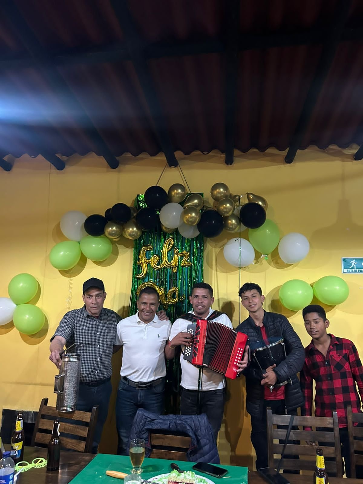 Parranda de cumpleaños con La Dinastía Vallenata.